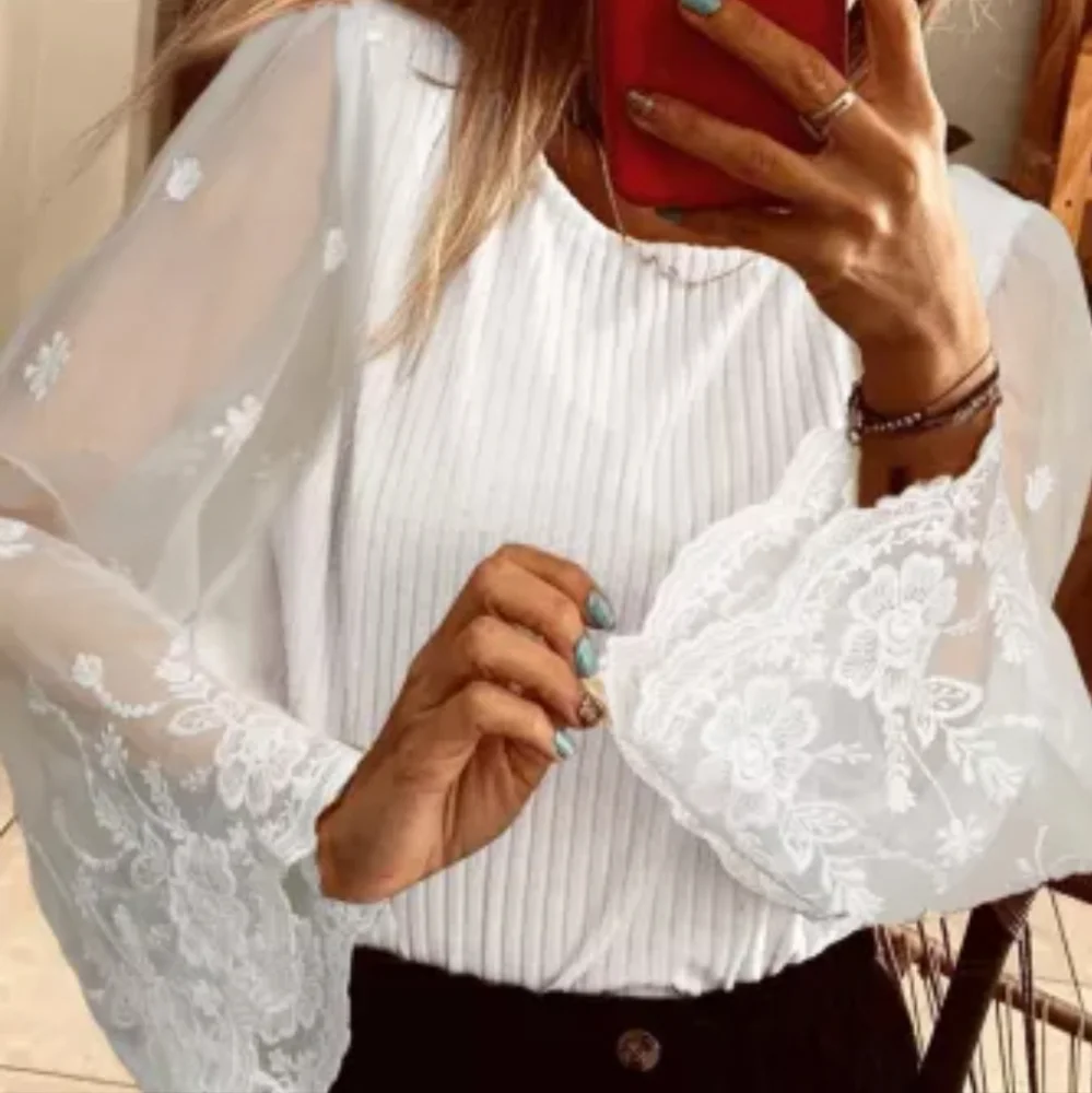 ♥️New flare lace sleeve top - Picture 1 of 7